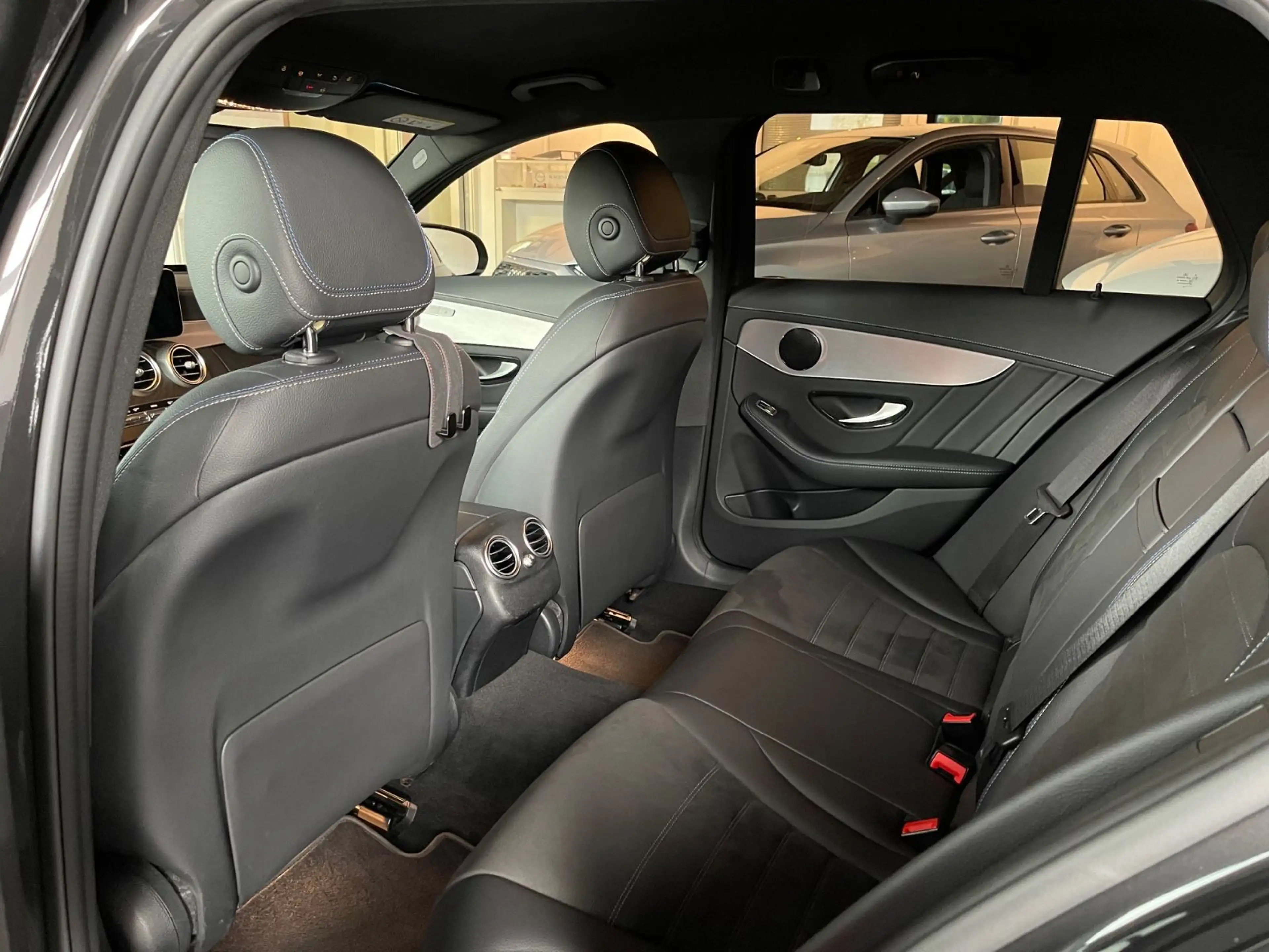 Mercedes-Benz C 220 T-Modell C 220 d AMG Line | Widescreen | Night — photo 9