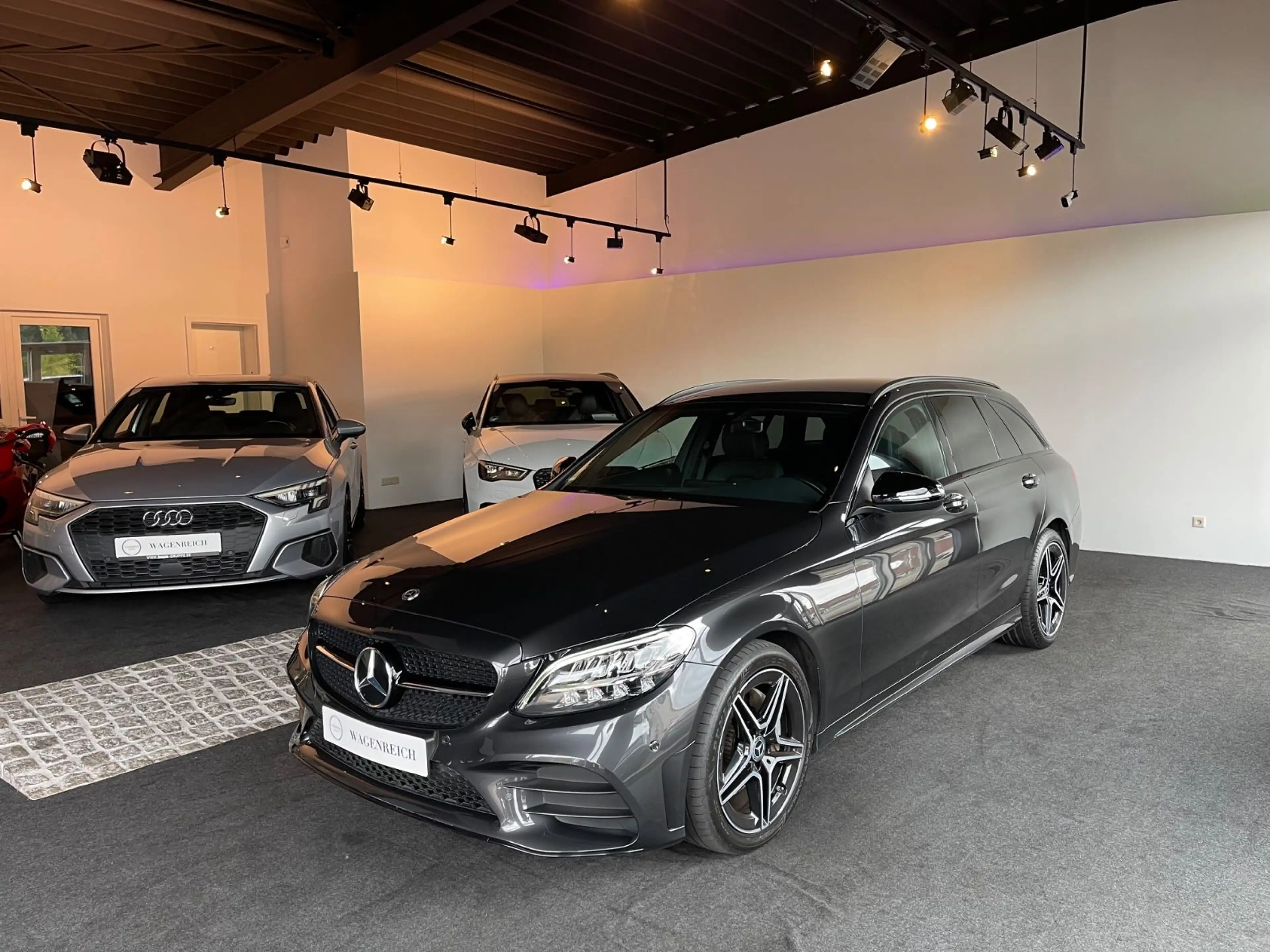 Mercedes-Benz C 220 T-Modell C 220 d AMG Line | Widescreen | Night — photo 2