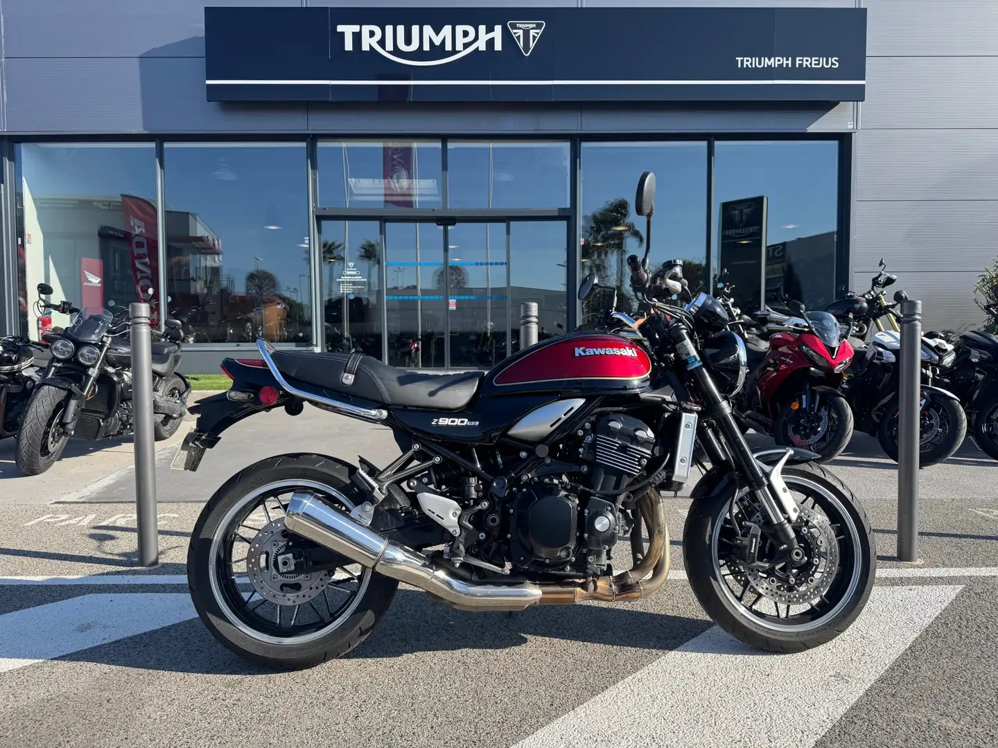 Kawasaki Z900RS - 1