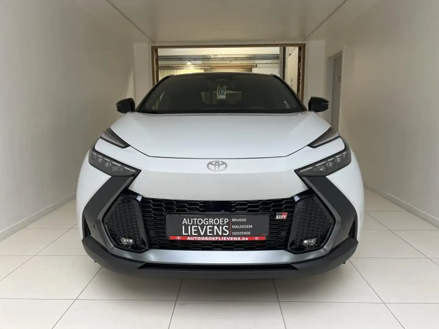 Toyota C-HR GR SPORT PHEV 2.0HYB Grijs - 2