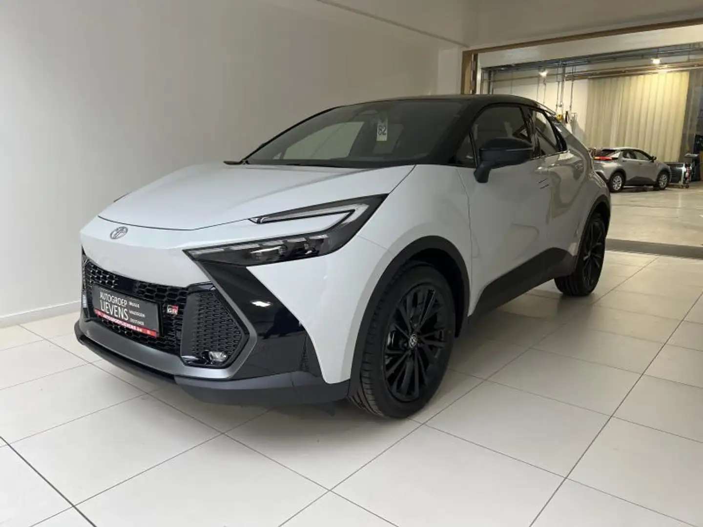 Toyota C-HR GR SPORT PHEV 2.0HYB Grijs - 1