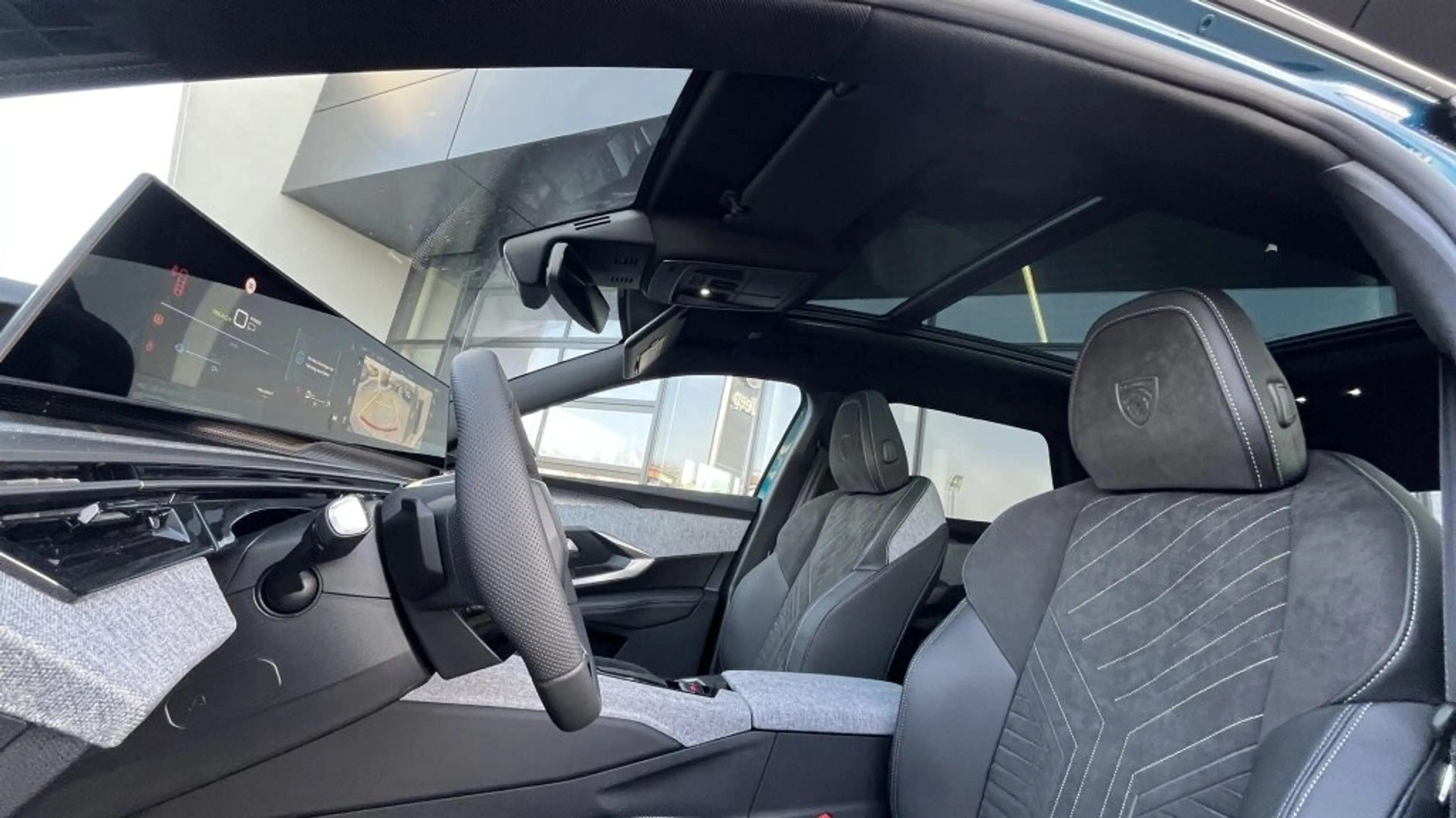 Peugeot 5008 PHEV 195 e-DCS7 Aut. — photo 11