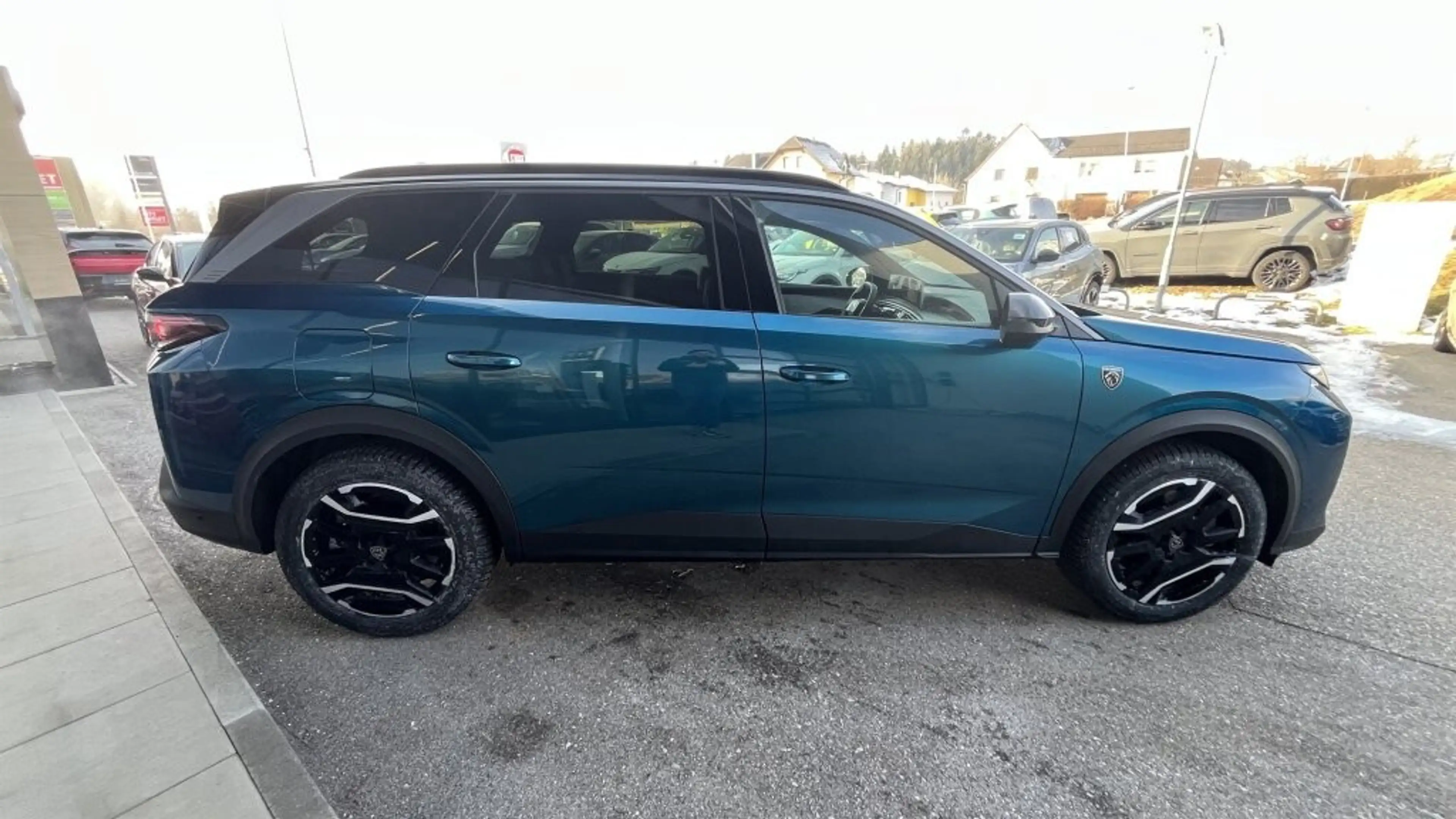 Peugeot 5008 PHEV 195 e-DCS7 Aut. — photo 6