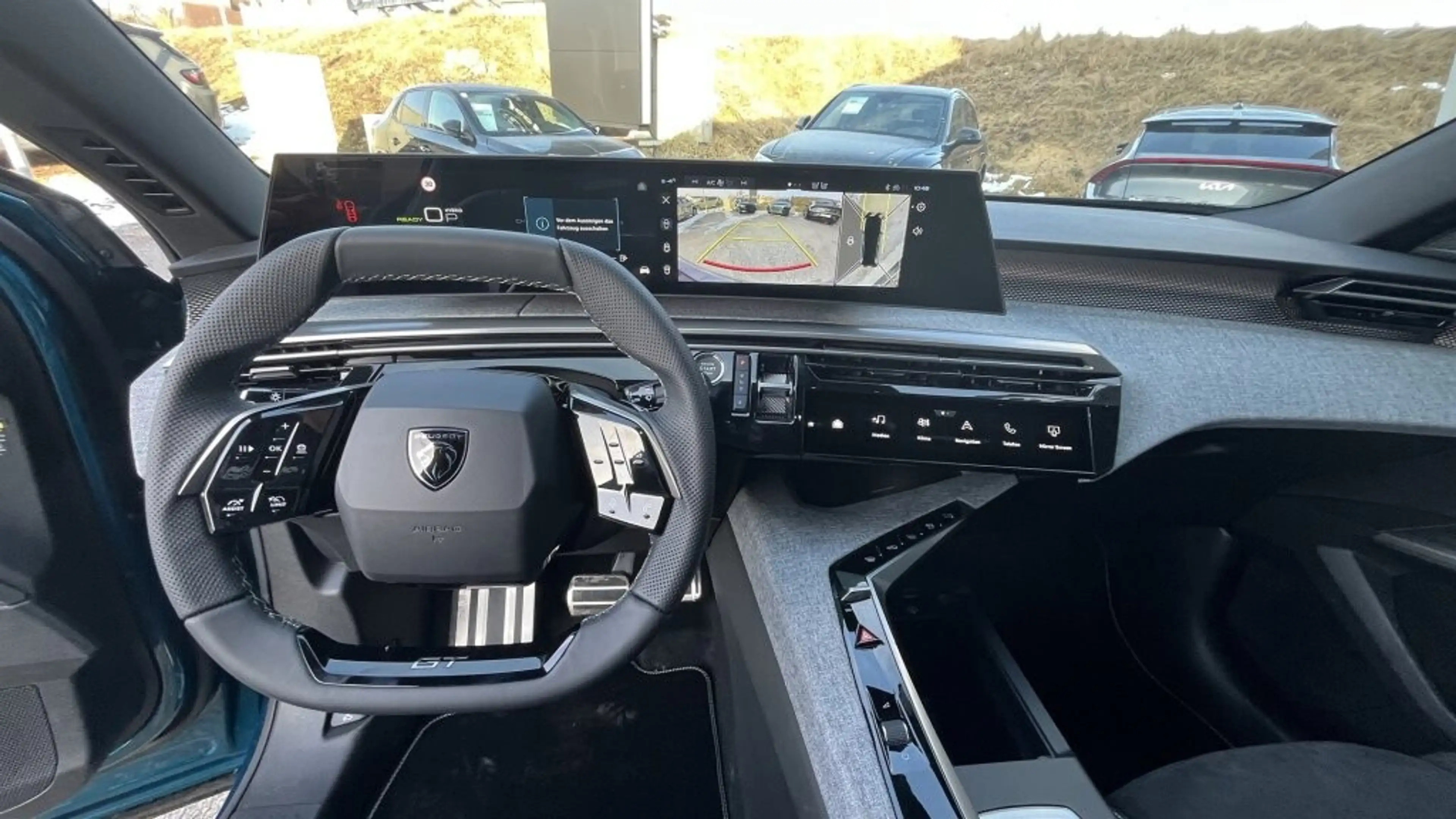 Peugeot 5008 PHEV 195 e-DCS7 Aut. — photo 12