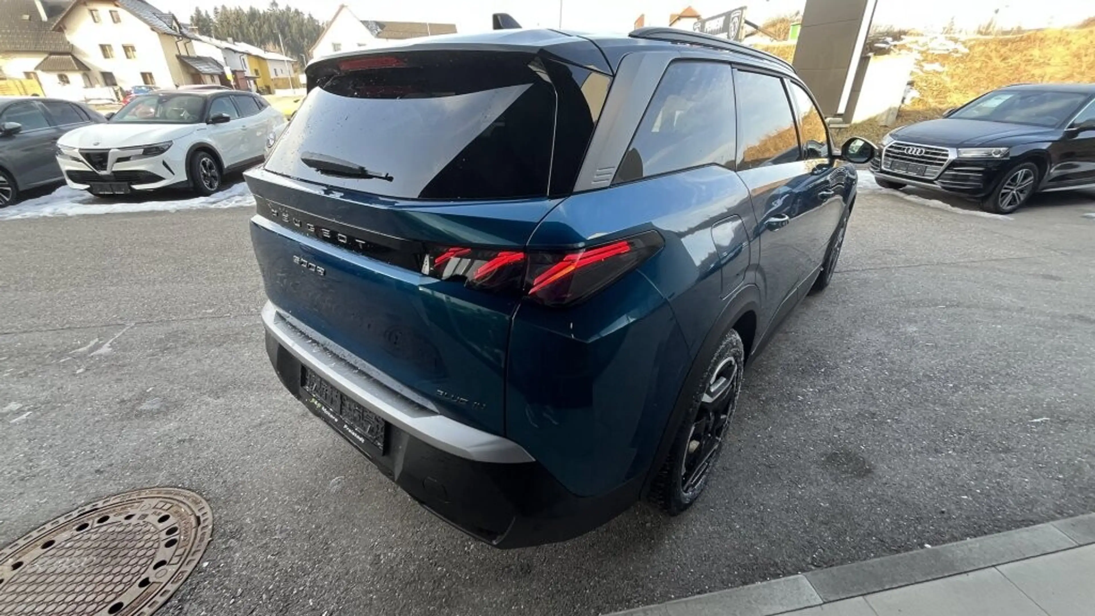 Peugeot 5008 PHEV 195 e-DCS7 Aut. — photo 5