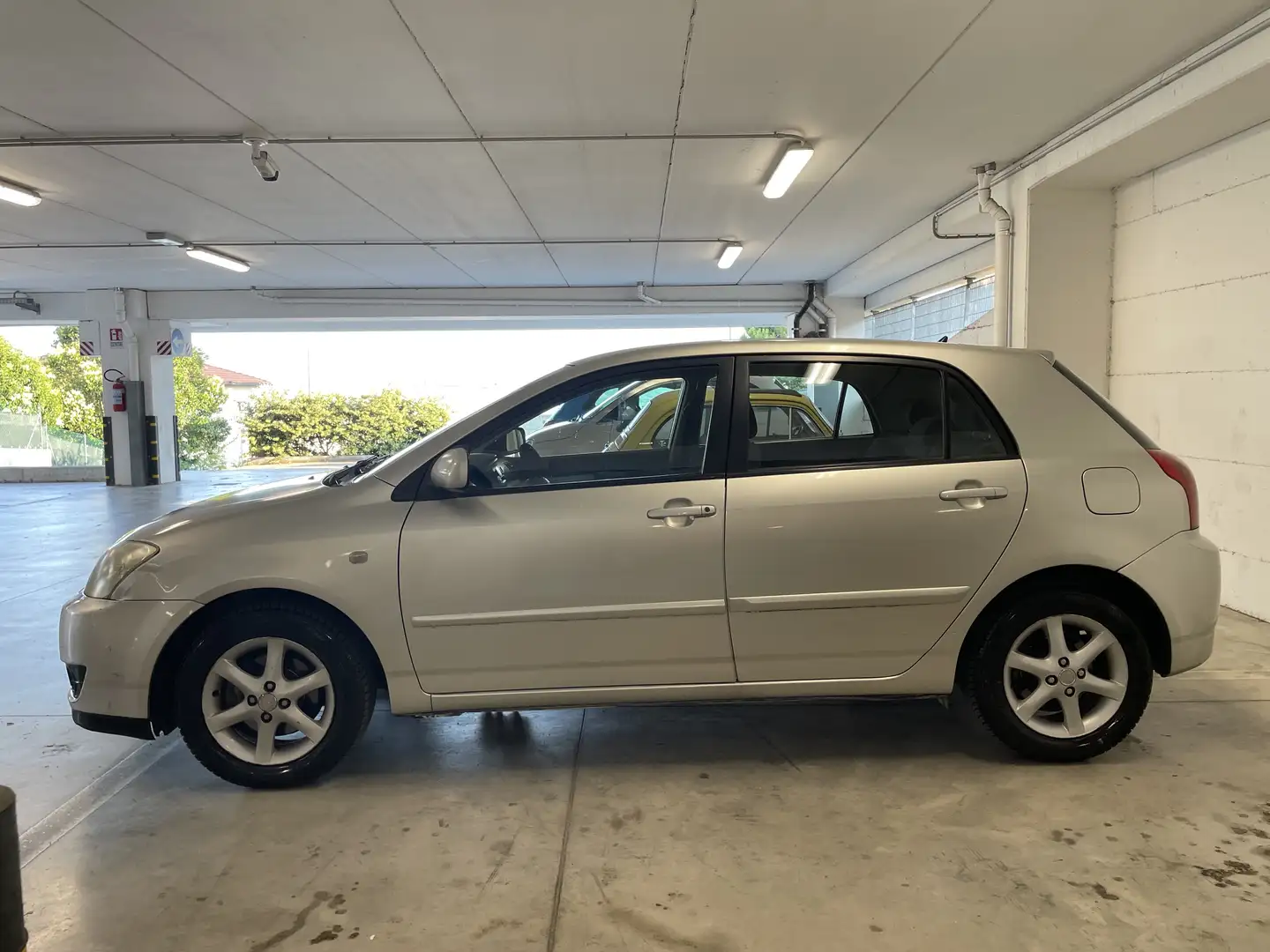 Toyota Corolla 5p 1.4 d-4d 90cv - 1