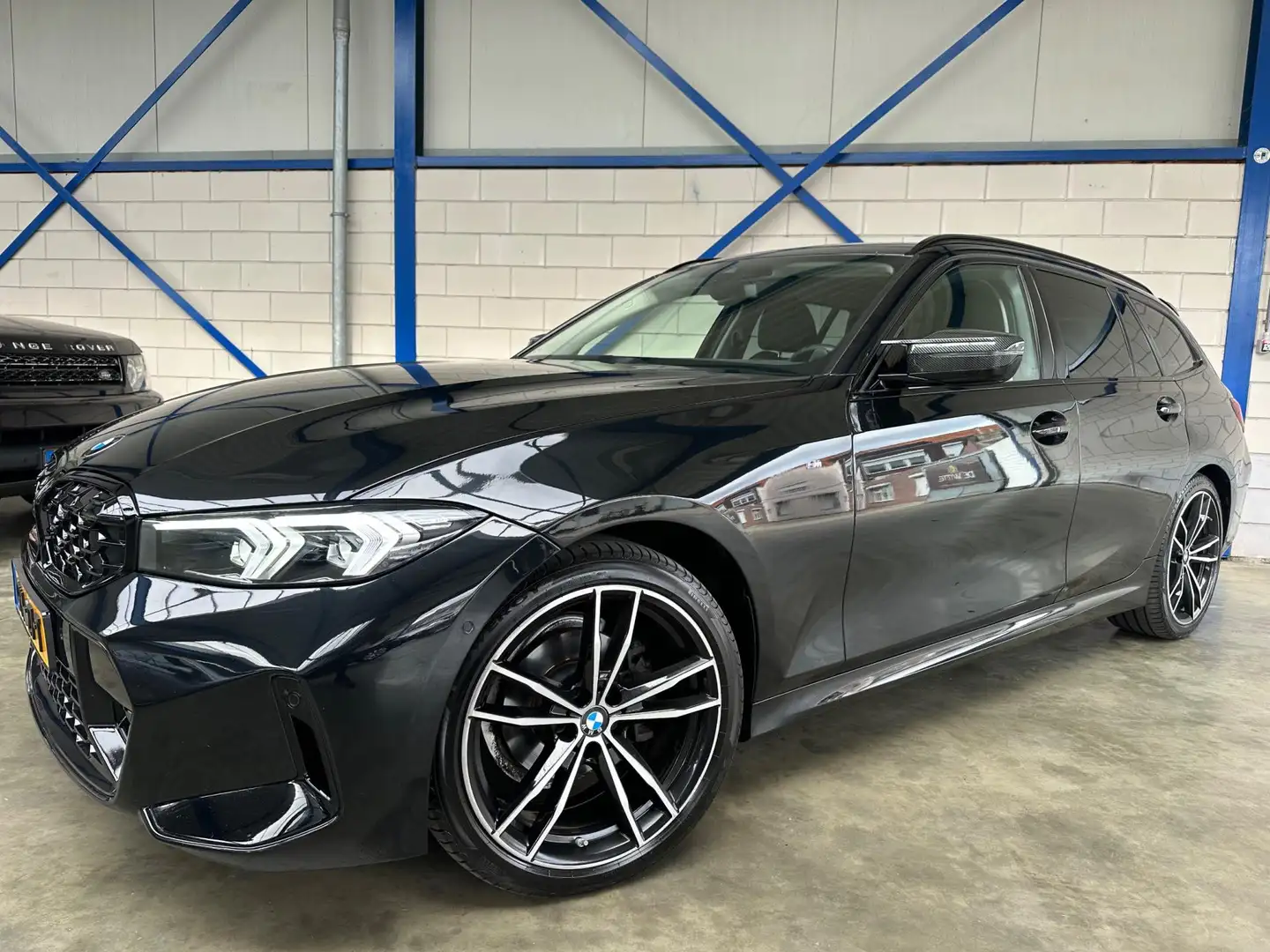 BMW 318 3-serie Touring 318i M-Sport 291PK 340i Uitgevoerd Zwart - 1