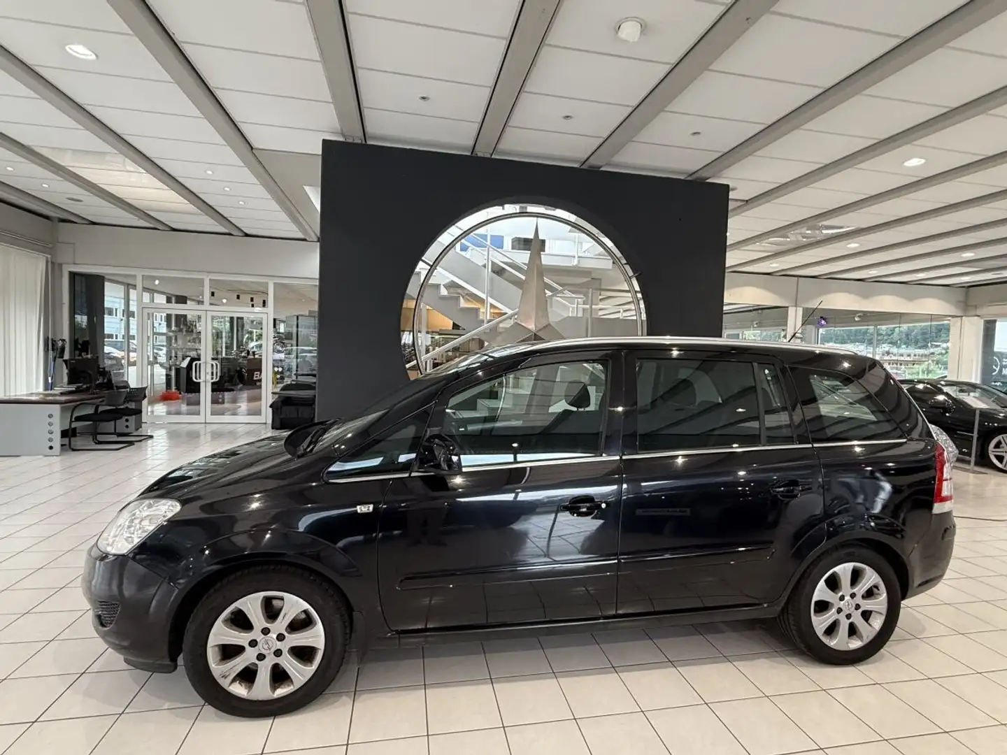 Opel Zafira B Edition - Nur für Händler oder Bastler keine ... Schwarz - 2