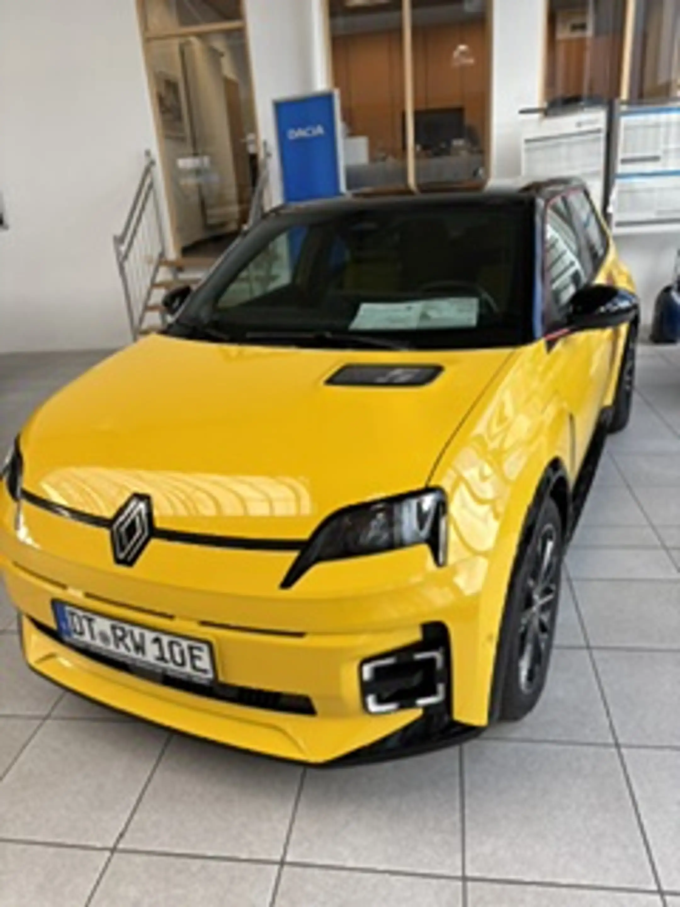 Renault R 5 R 5 E-Tech Iconic Five 150 Comfort Range — photo 2