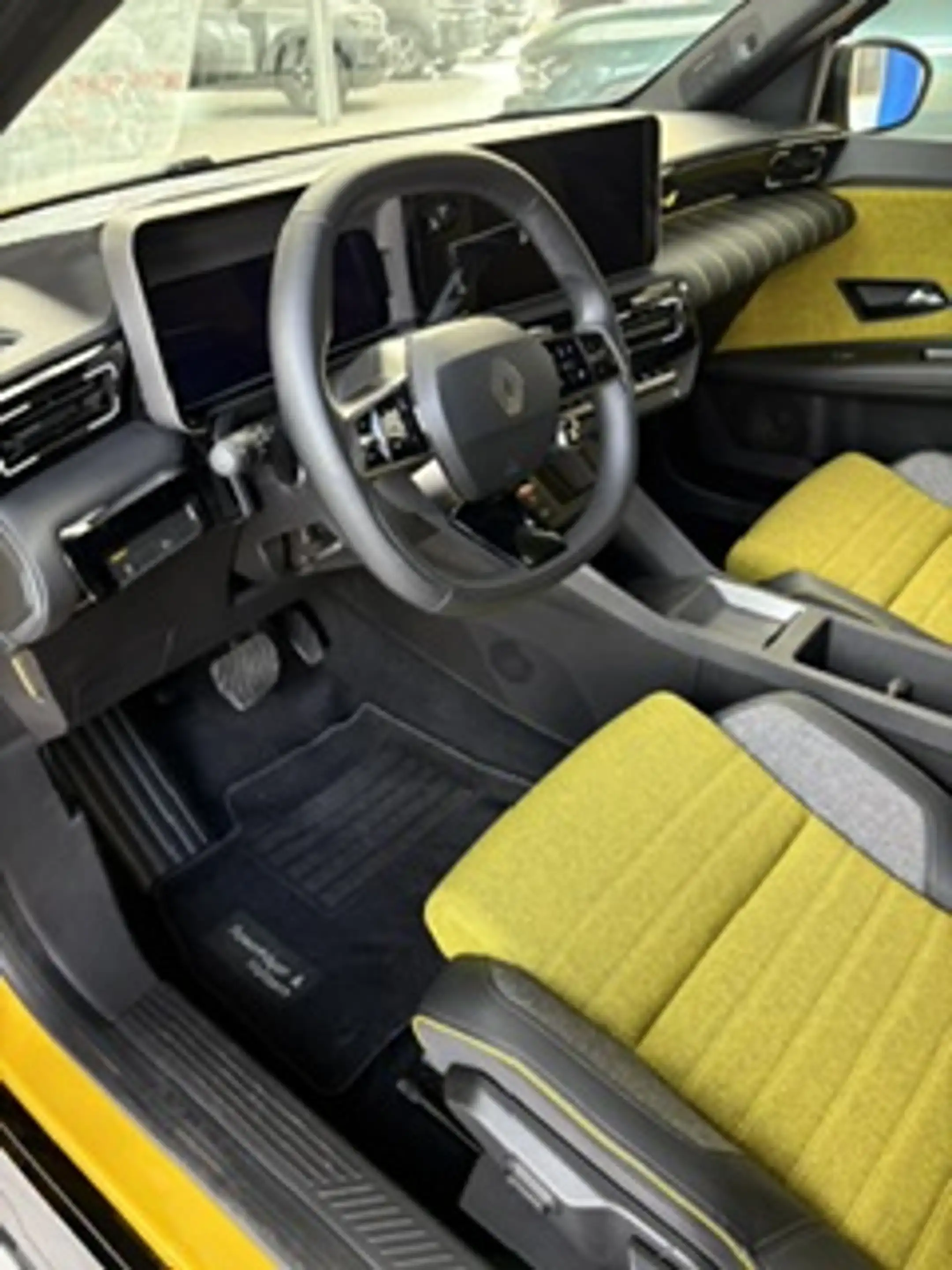 Renault R 5 R 5 E-Tech Iconic Five 150 Comfort Range — photo 3