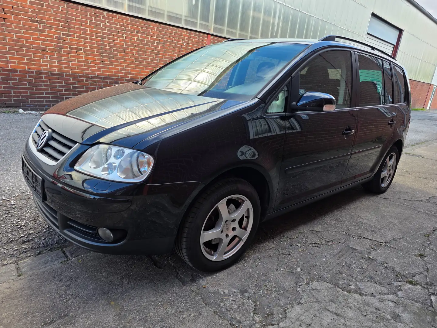 Volkswagen Touran Goal EcoFuel Erdgas 133000 tkm Schwarz - 1