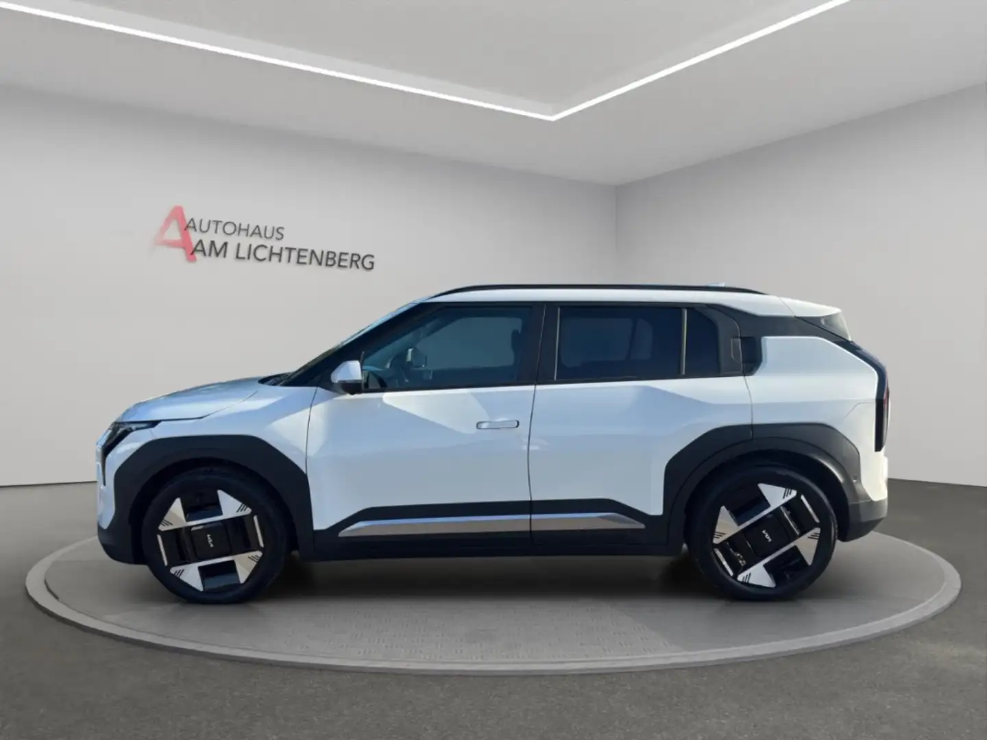 Kia EV3 EARTH 58,3 KWH LED+NAVI+WP+KAMERA+KEYLESS+ACC Blanc - 2