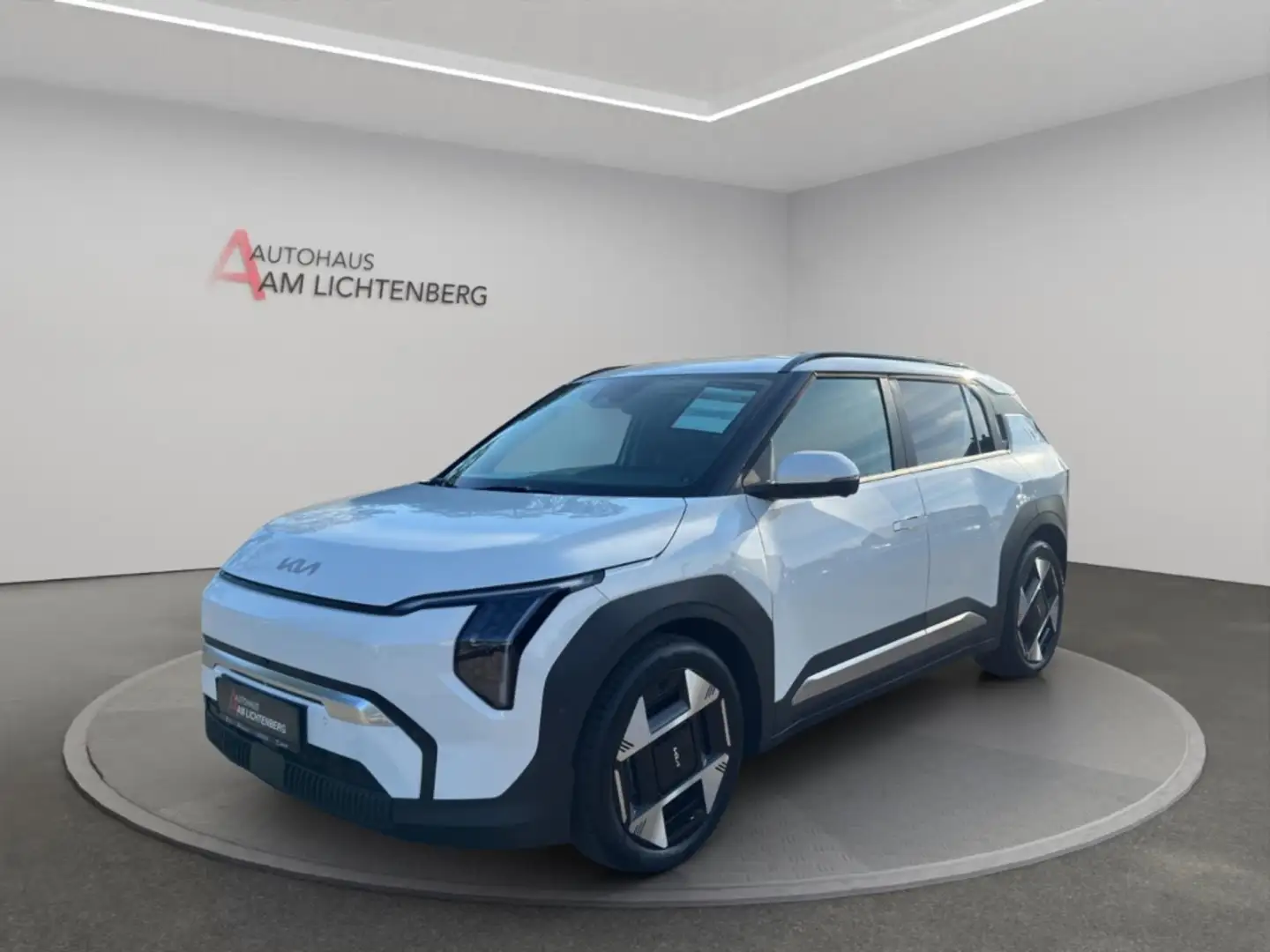 Kia EV3 EARTH 58,3 KWH LED+NAVI+WP+KAMERA+KEYLESS+ACC Blanc - 1