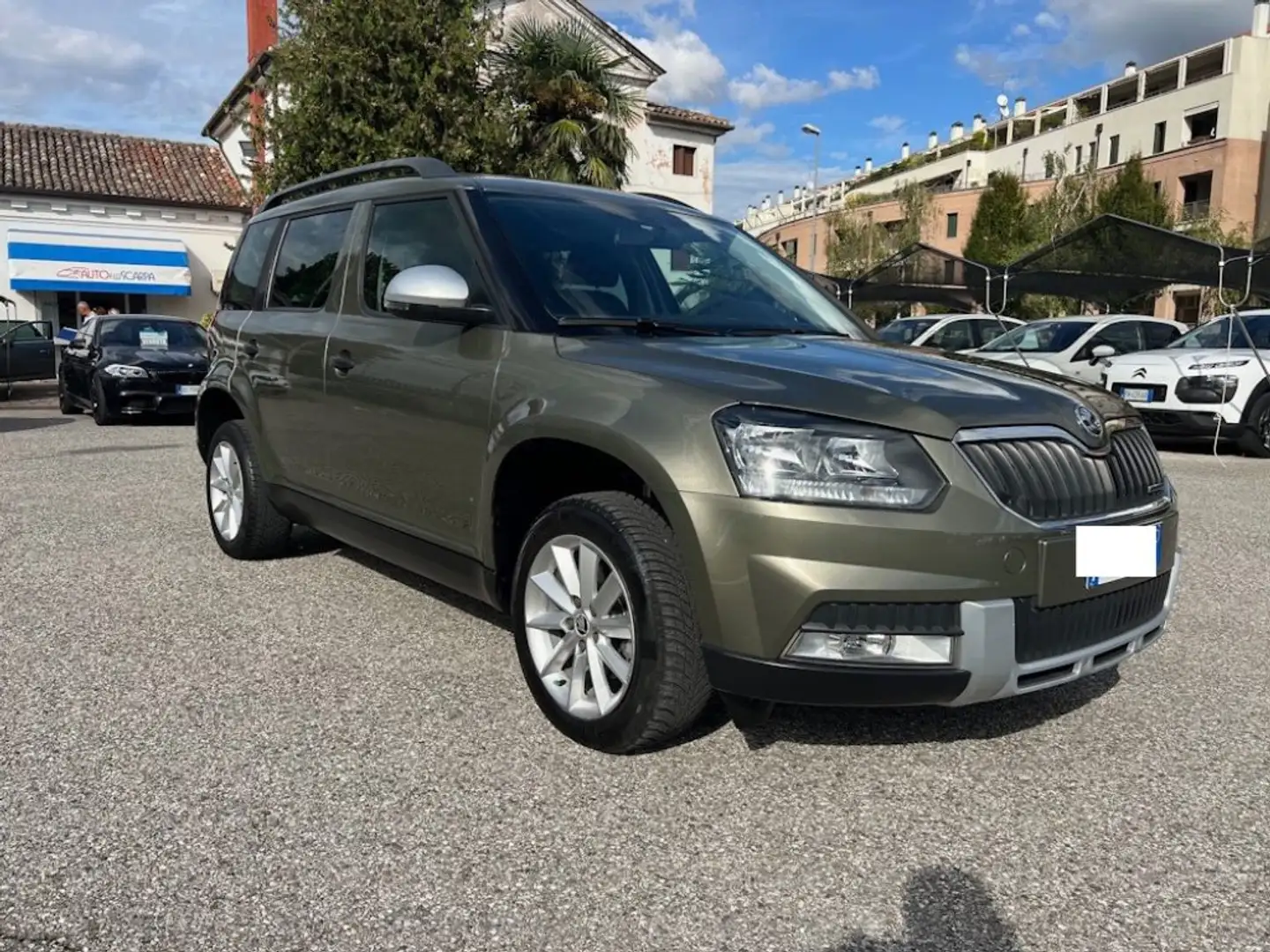 Skoda Yeti 1.6 TDI 105 CV Design Edition GreenLine Grau - 1