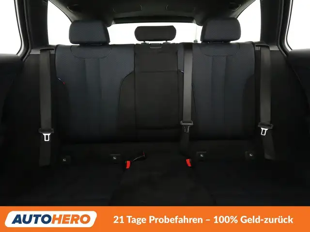 BMW 5 Series view 15