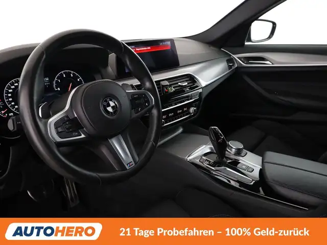 BMW 5 Series view 11