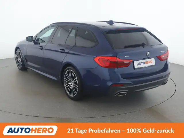 BMW 5 Series view 4