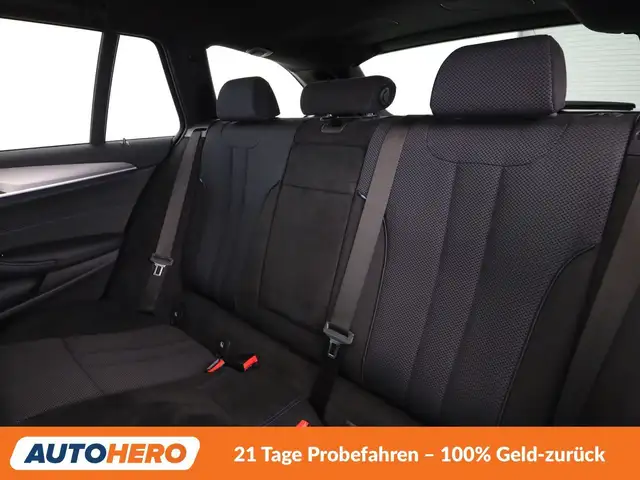 BMW 5 Series view 14