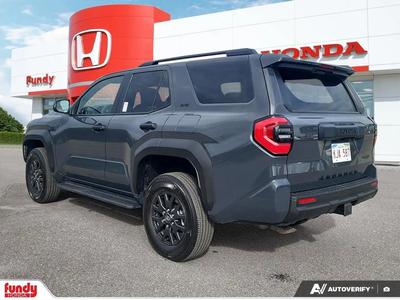 Toyota 4-Runner снимка Toyota 4-Runner