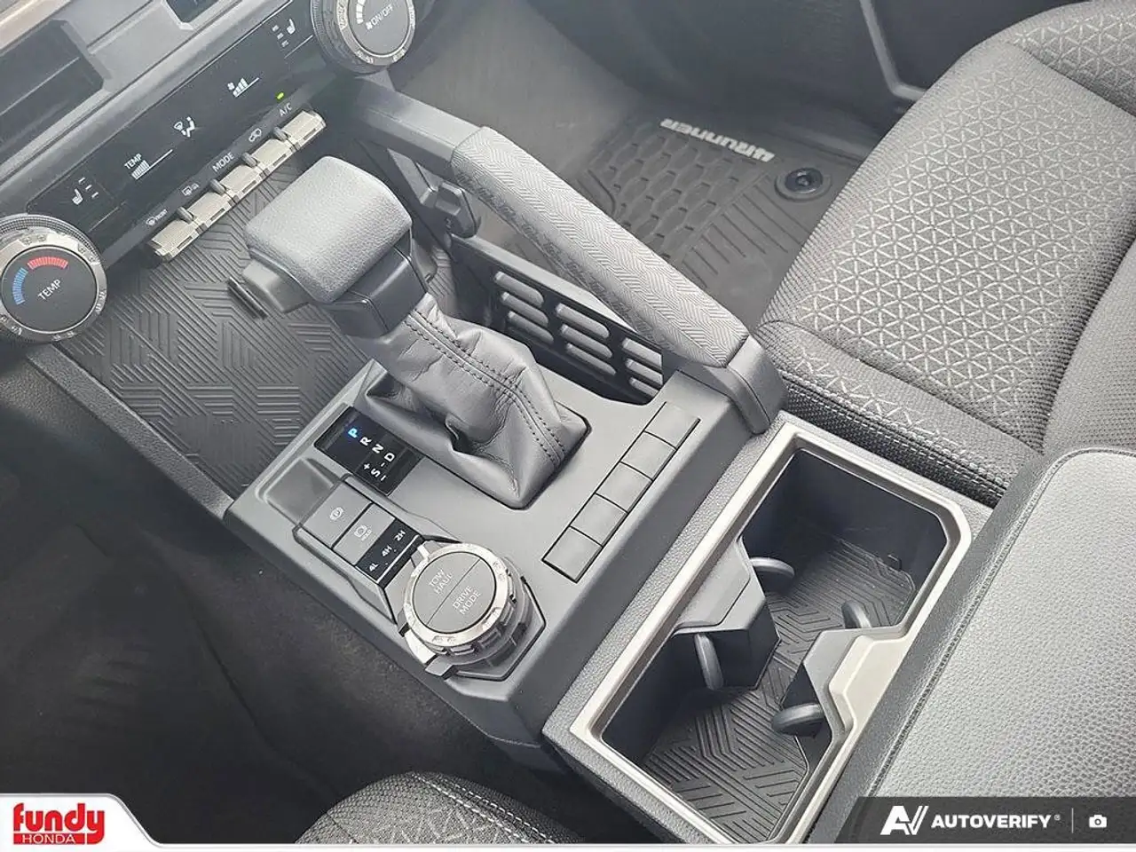 Toyota 4-Runner снимка Toyota 4-Runner