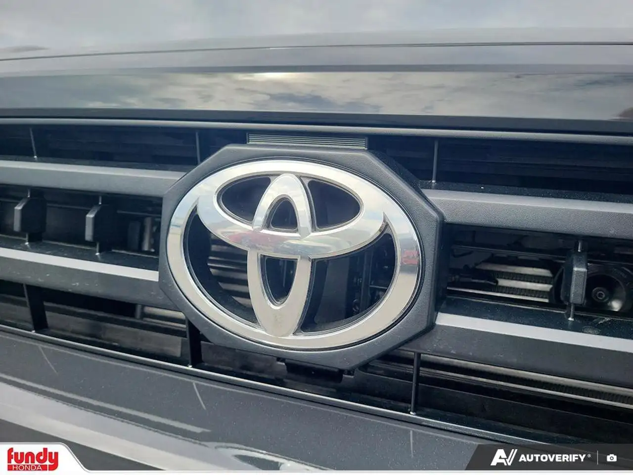 Toyota 4-Runner снимка Toyota 4-Runner