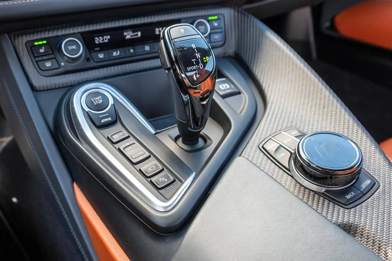 BMW i8 ULTIMATE SOPHISTO EDITION Roadster 374CV 1 OF 200 PPF GARANTIE 12-60M, миниатюра 18