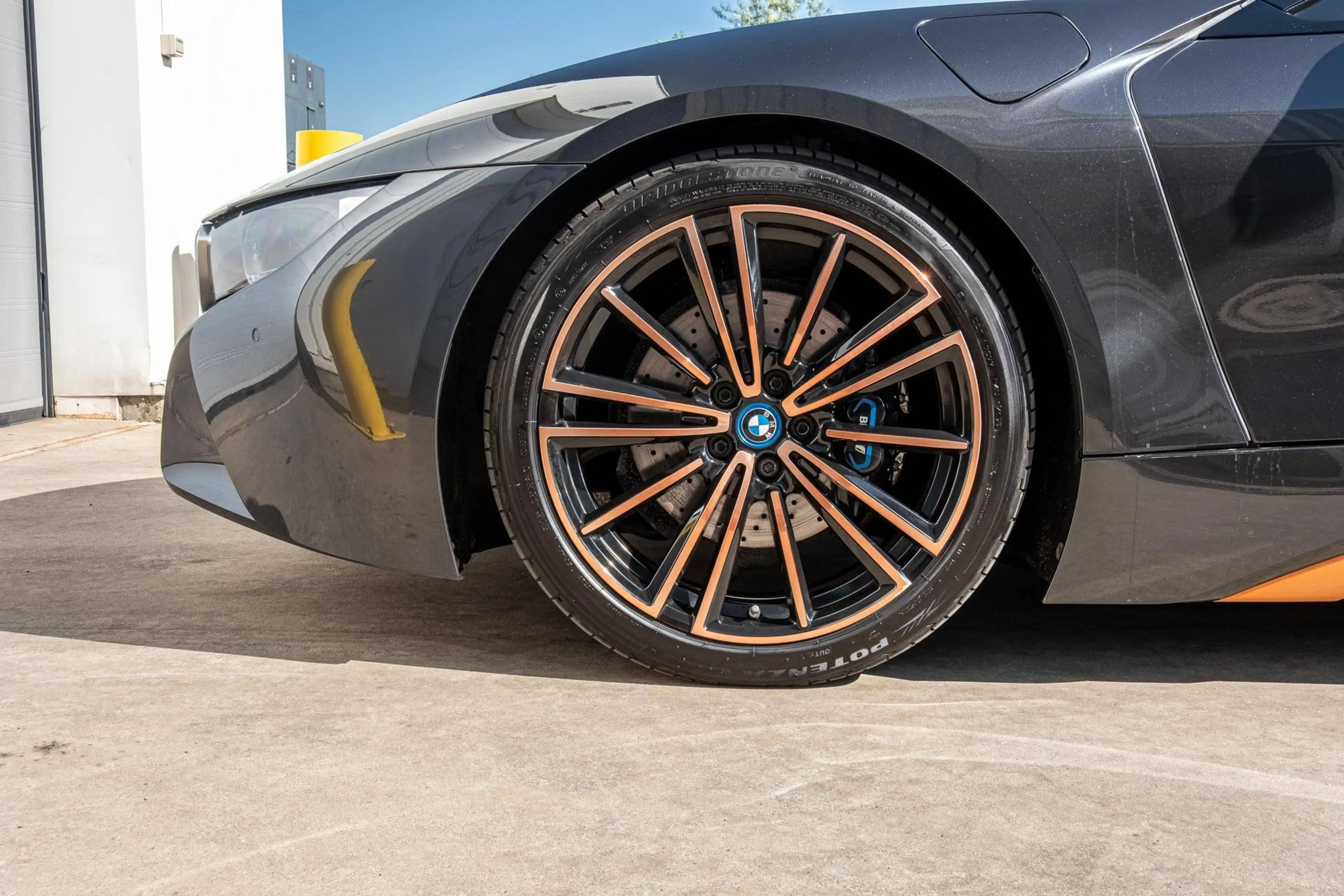 BMW i8 ULTIMATE SOPHISTO EDITION | Roadster 374CV | 1 OF 200 | GARANTIE 12-60M — photo 9