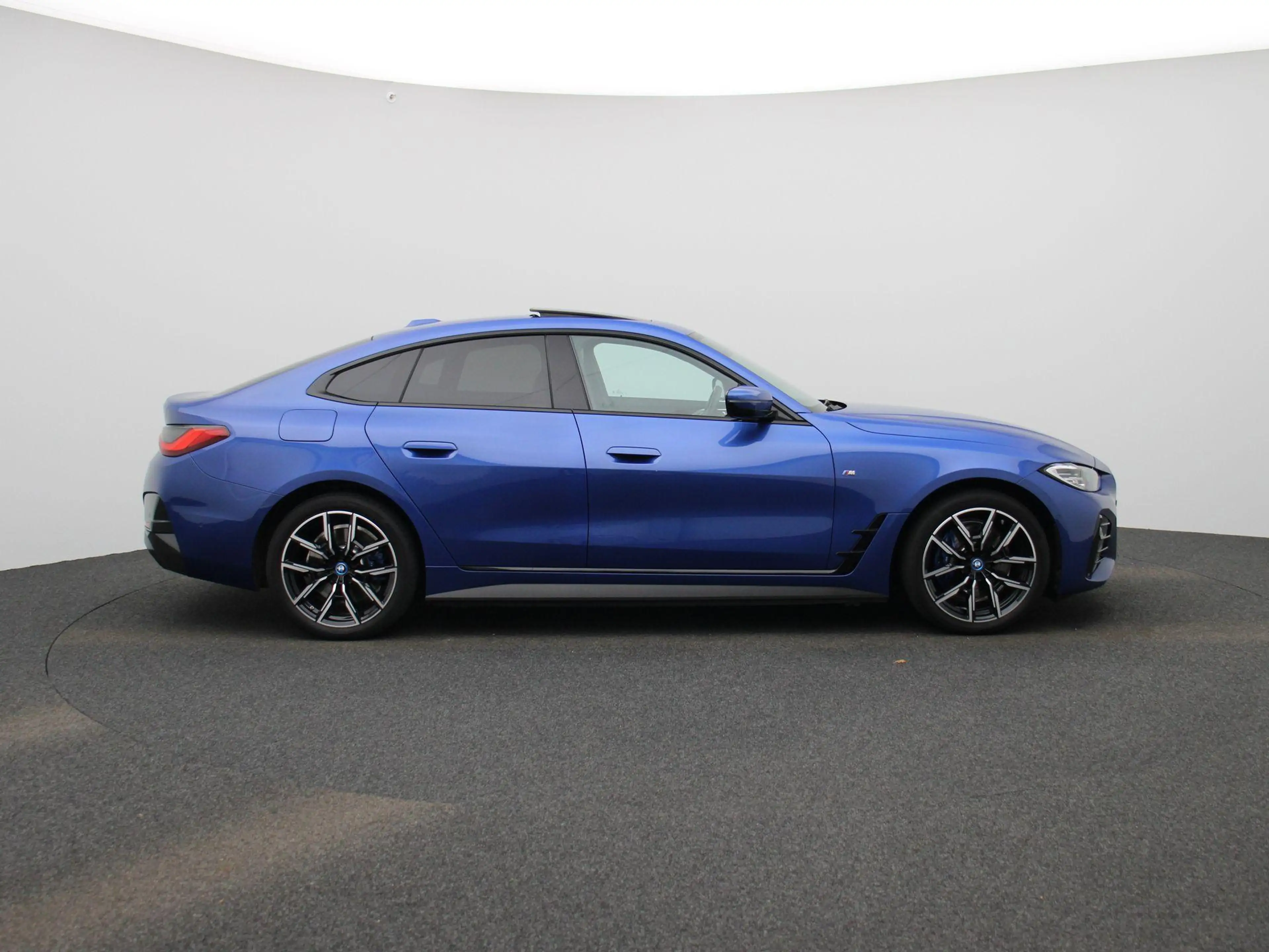 BMW i4 eDrive35 M-Sport 70 kWh | Panoramadak | Oyster Led — photo 8