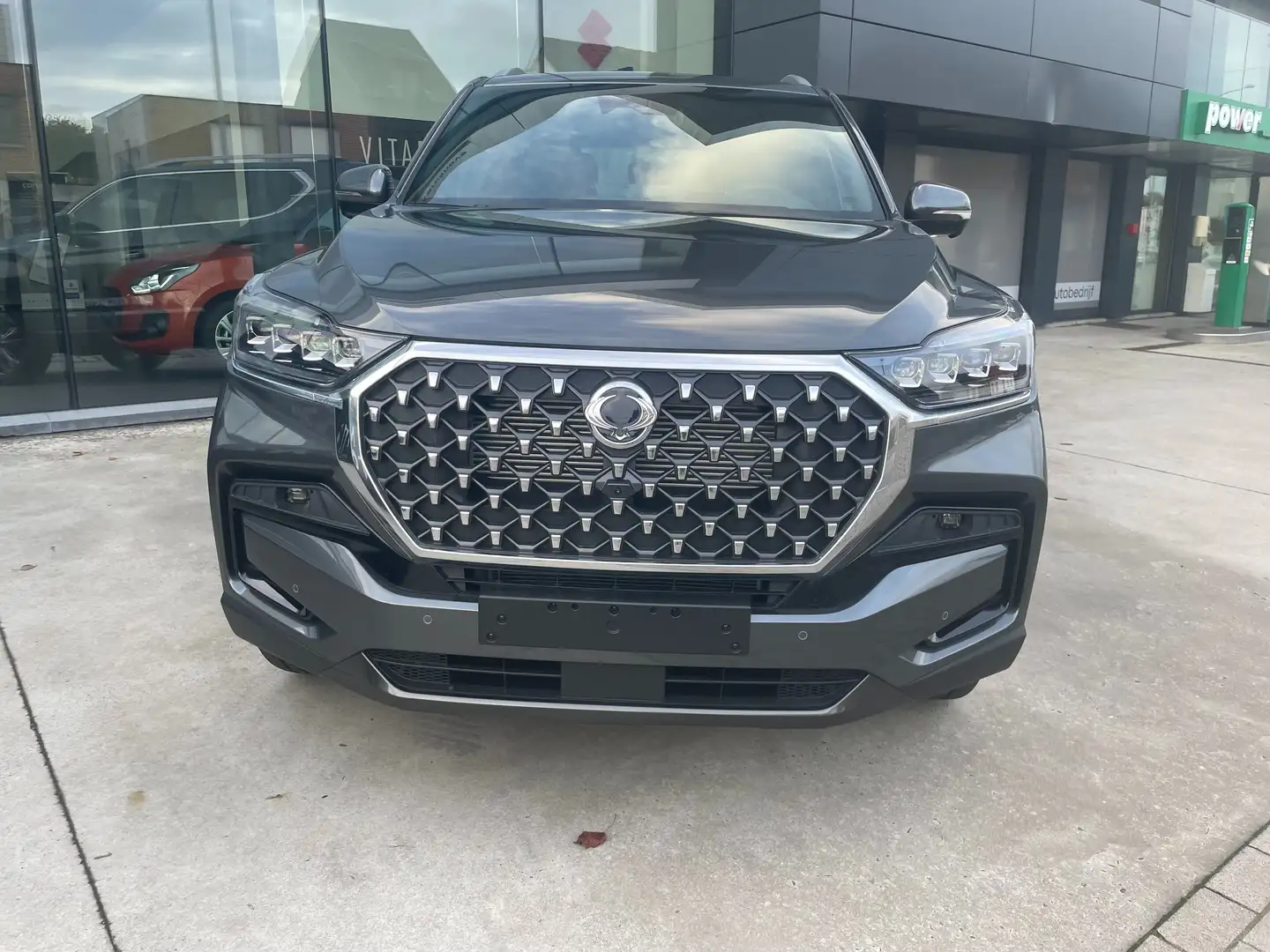 KGM Rexton 2.2 DIESEL TITANIUM PLUS*FULL OPTION* Grau - 2