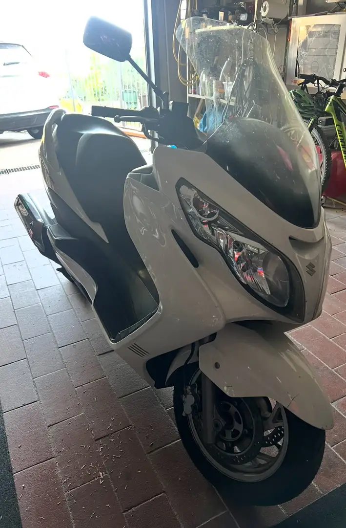 Suzuki Burgman 400 - 1