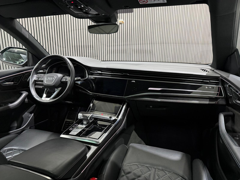 Audi Q8 4.0 TFSI SQ8 Quattro / Carbon Int&Ext / Pano / 4WD — photo 5