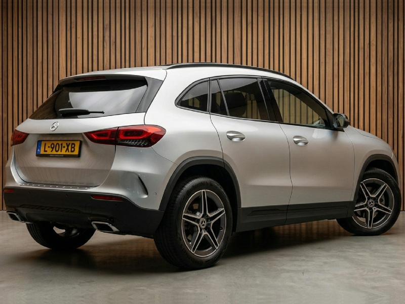 Mercedes-Benz GLA 200 Business Solution AMG panoramadak / leer / burmest — photo 7