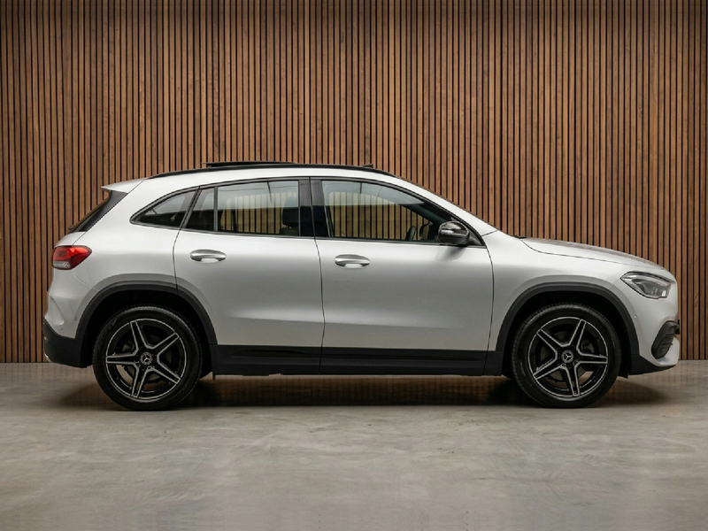 Mercedes-Benz GLA 200 Business Solution AMG panoramadak / leer / burmest — photo 9