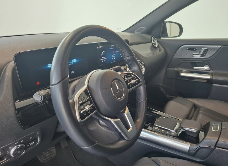 Mercedes-Benz GLA 200 Business Solution AMG panoramadak / leer / burmest — photo 8