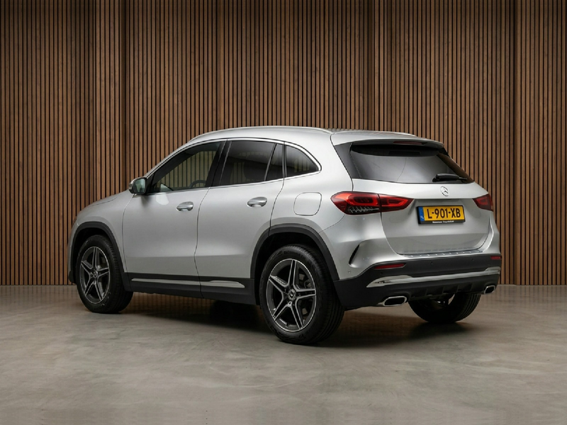 Mercedes-Benz GLA 200 Business Solution AMG panoramadak / leer / burmest — photo 6