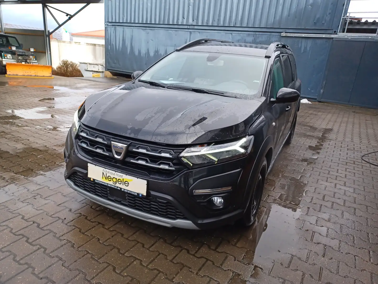 Dacia Jogger Comfort 7-Sitzer AHK Schwarz - 1
