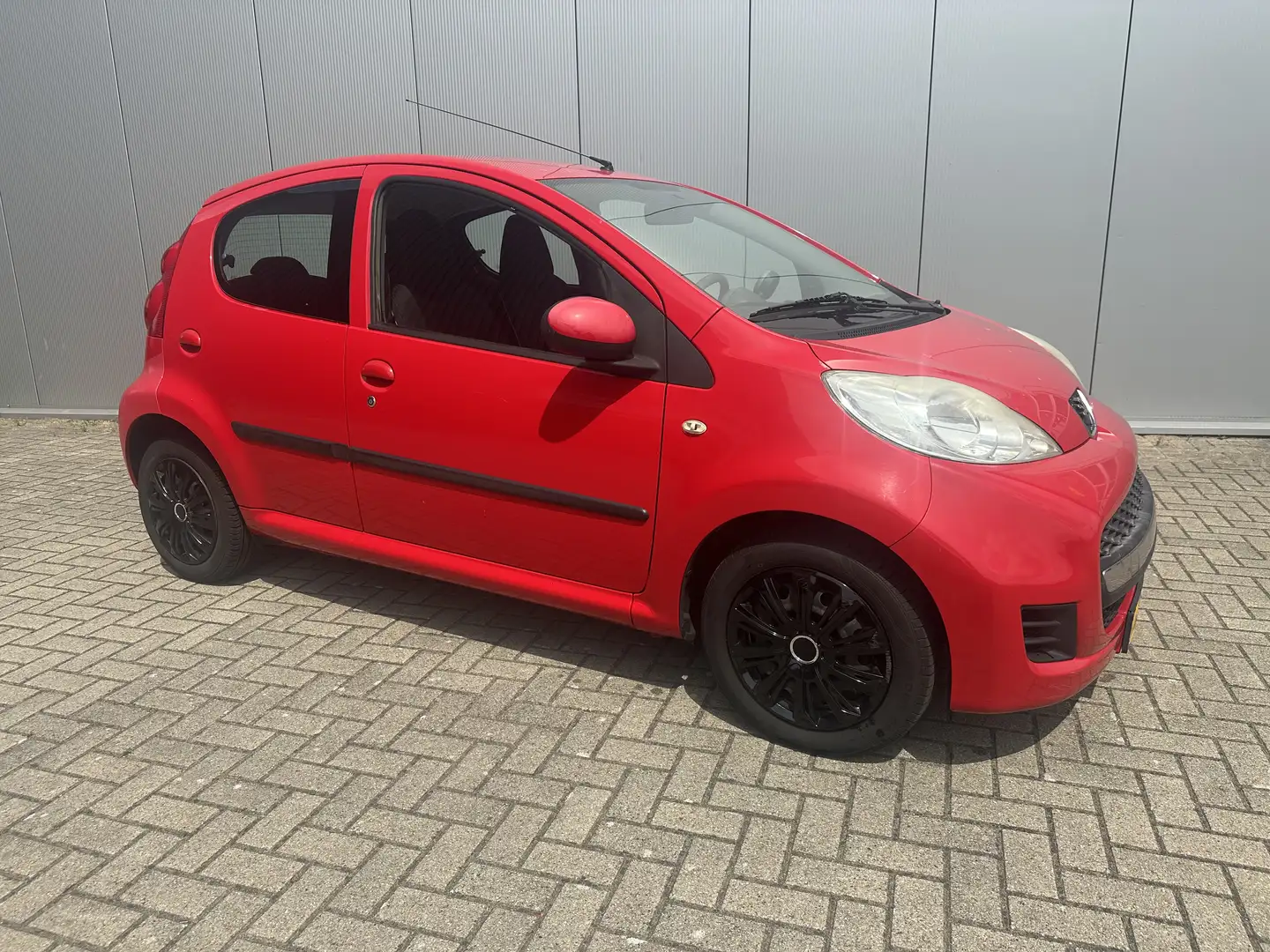 Peugeot 107 1.0-12V XS APK 2/26 — airco— 5 deurs Красный - 1