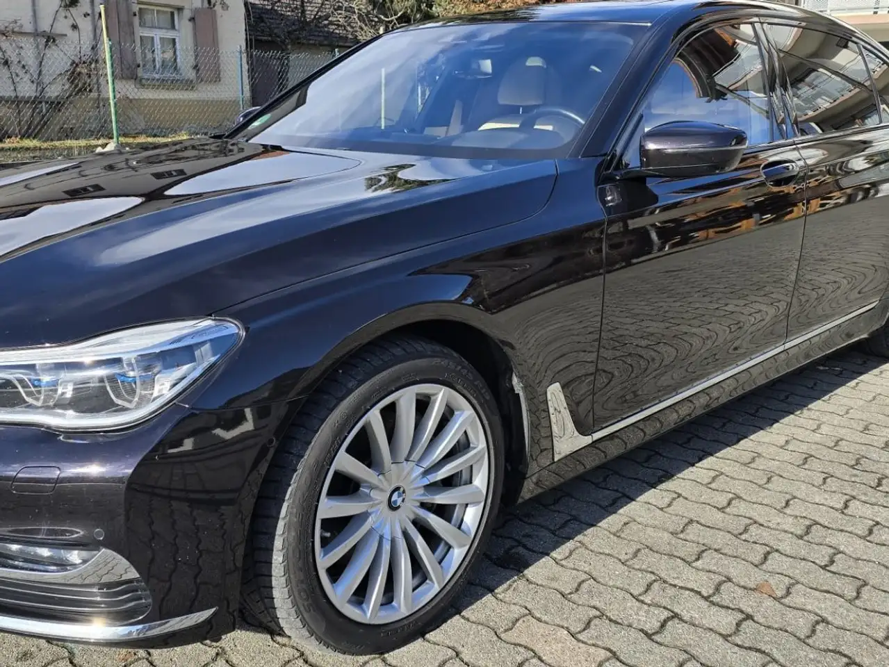 BMW 740