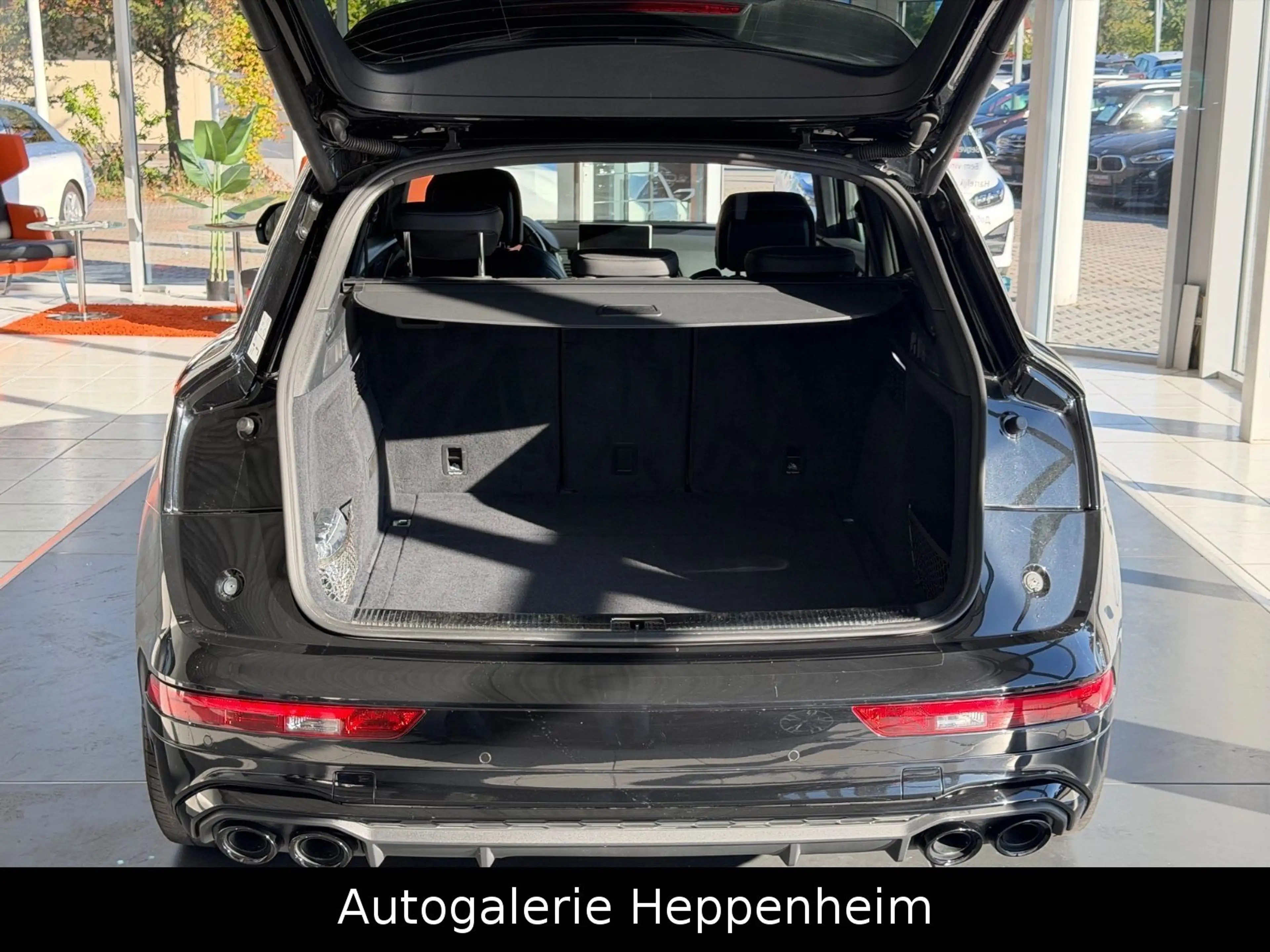 Audi SQ5 3.0 TDI quattro — photo 12