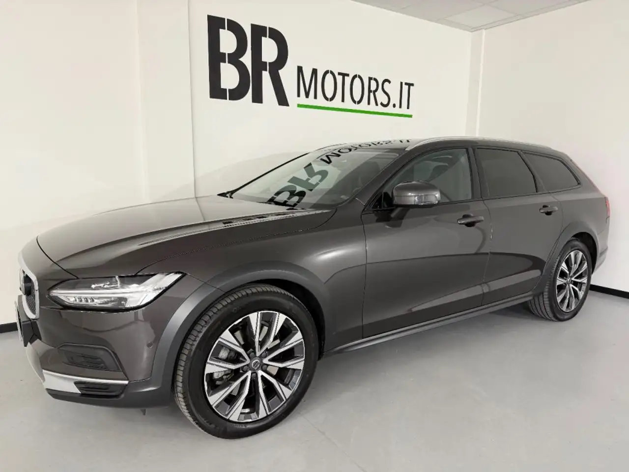 Volvo V90 Cross Country