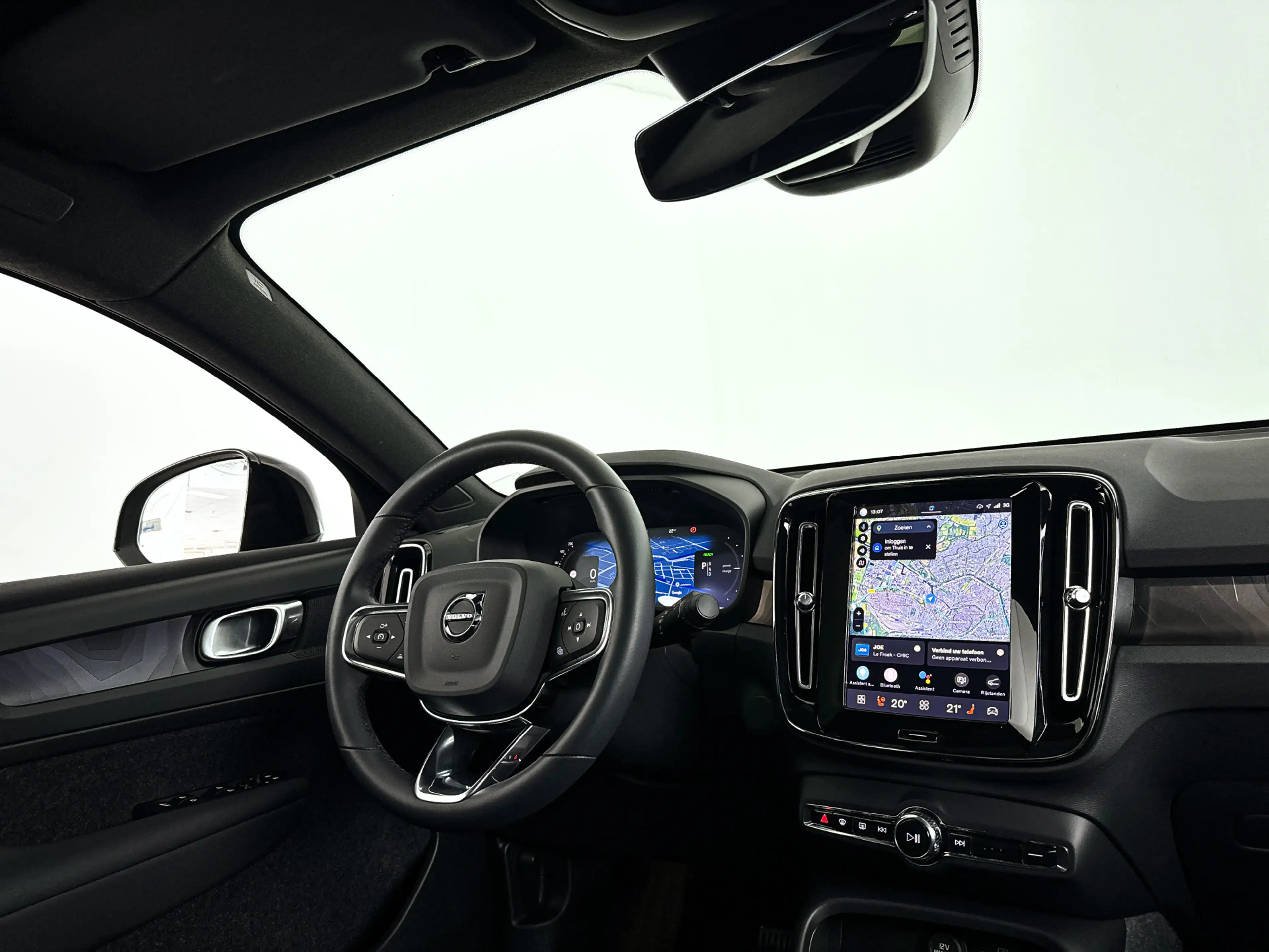 Volvo C40 Single Motor Extended Range Plus 82 kWh | Panorama — photo 3