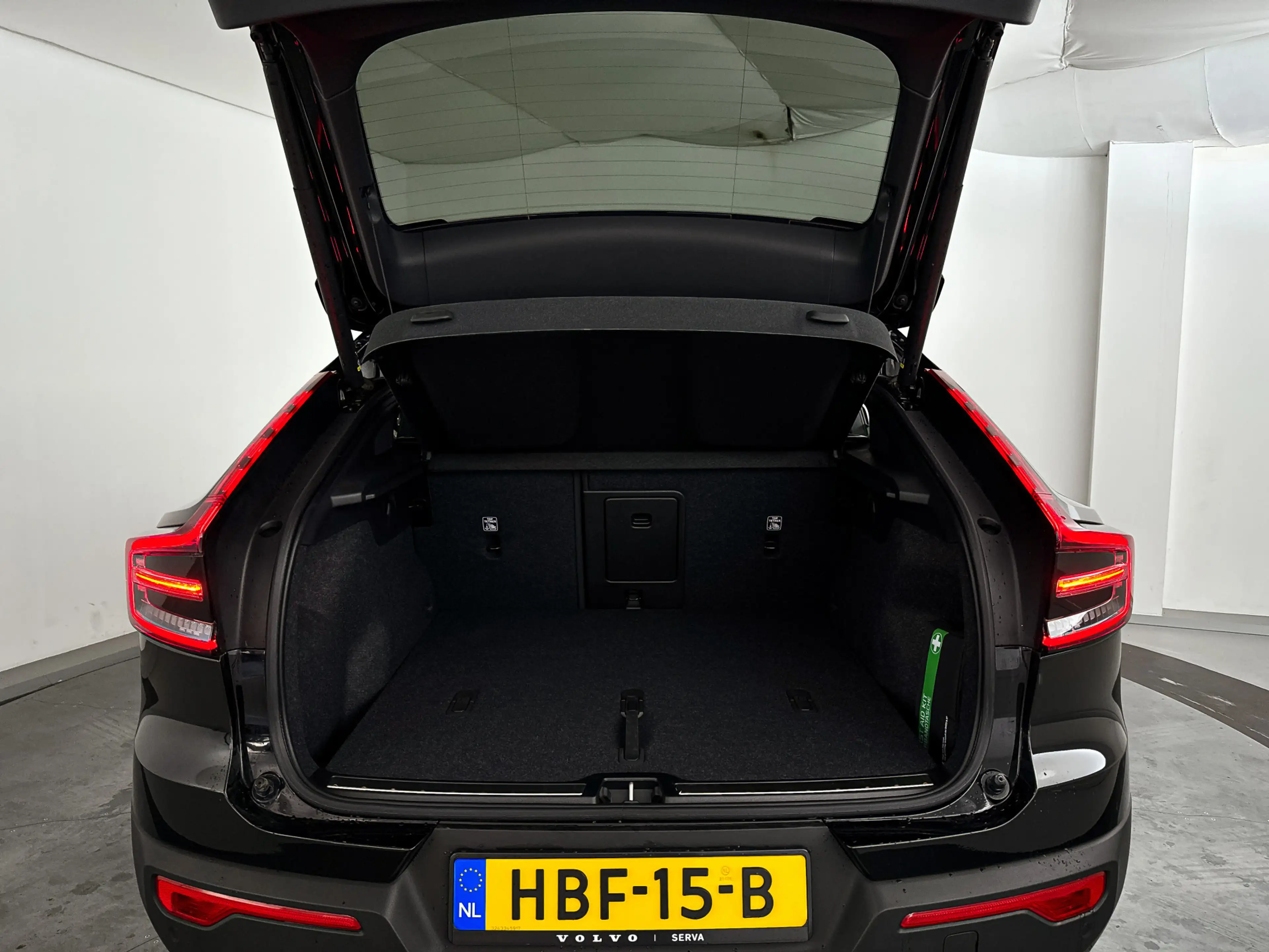 Volvo C40 Single Motor Extended Range Plus 82 kWh | Panorama — photo 12