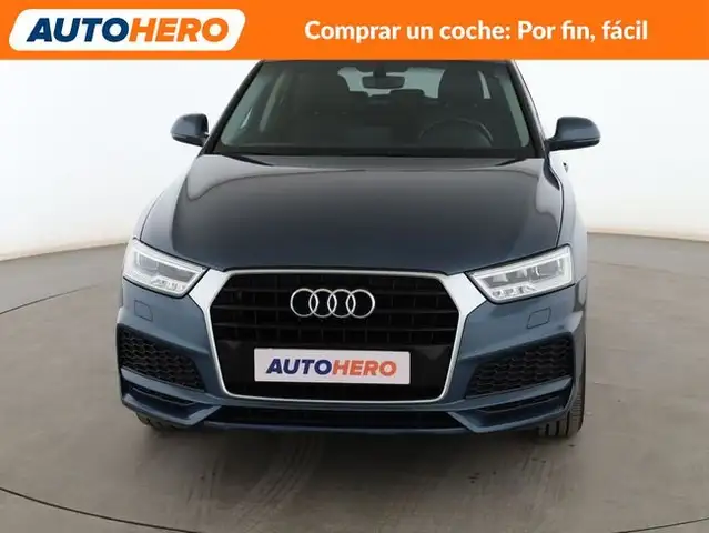 Audi Q3 view 9