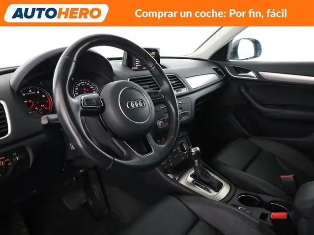 Audi Q3 view 12