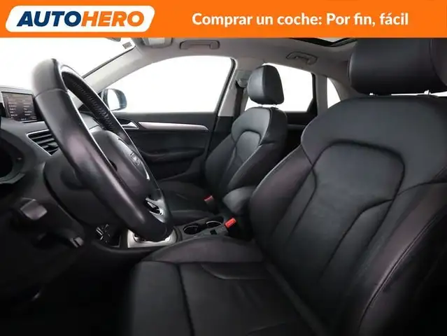 Audi Q3 view 11