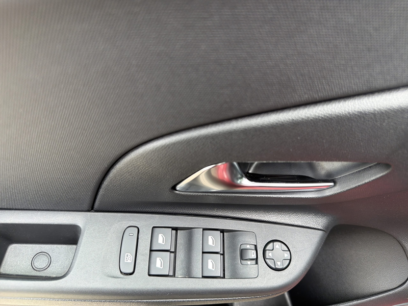 Opel Corsa F Edition LED+SHZ+KlimaA+LM+PDC+W-Pumpe — photo 12