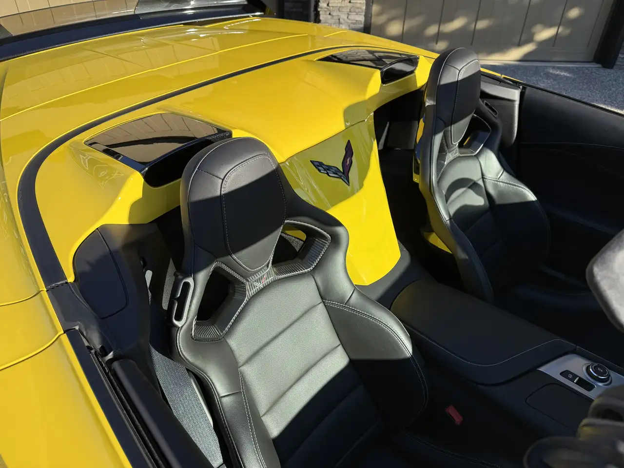 Chevrolet Corvette снимка Chevrolet Corvette