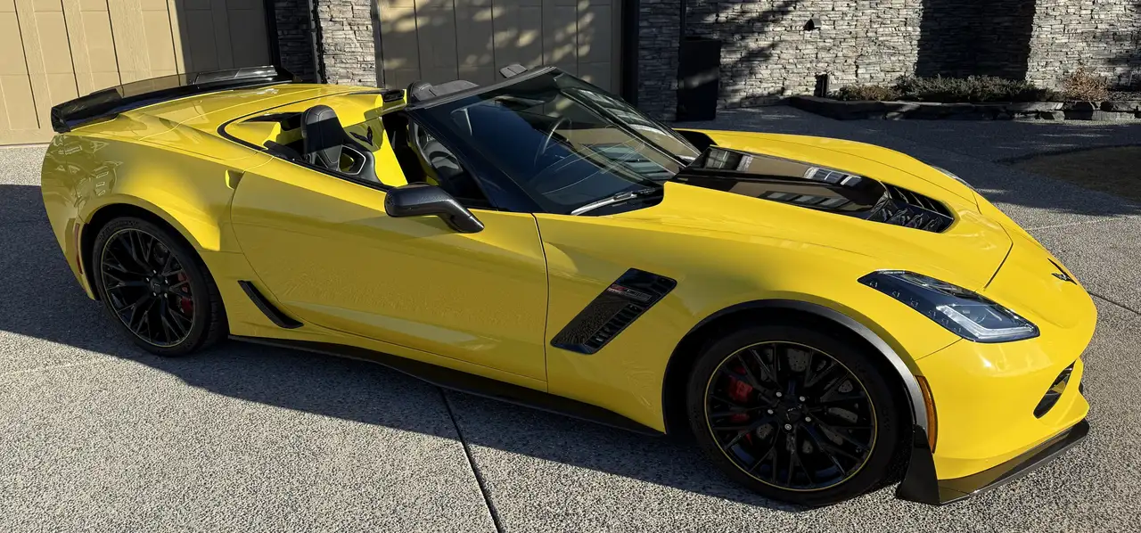 Chevrolet Corvette снимка Chevrolet Corvette