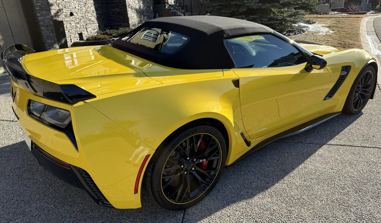 Chevrolet Corvette снимка Chevrolet Corvette
