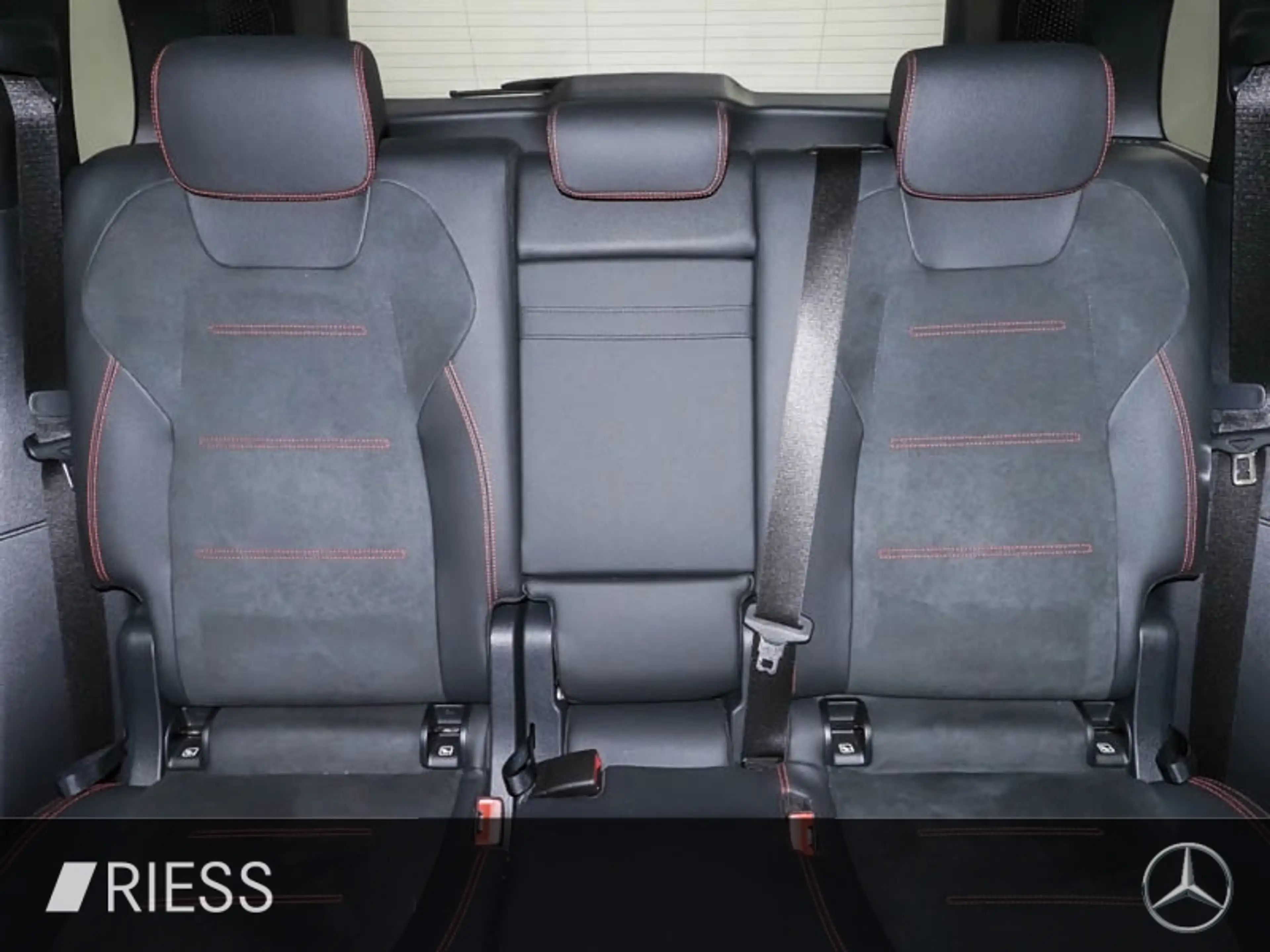 Mercedes-Benz EQB 350 4M AMG Sport Night Prem HUD Pano Distr W-Pa — photo 9